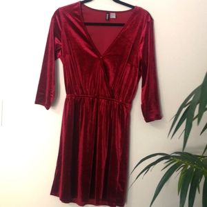 H&M velvet dress- burgundy size 6